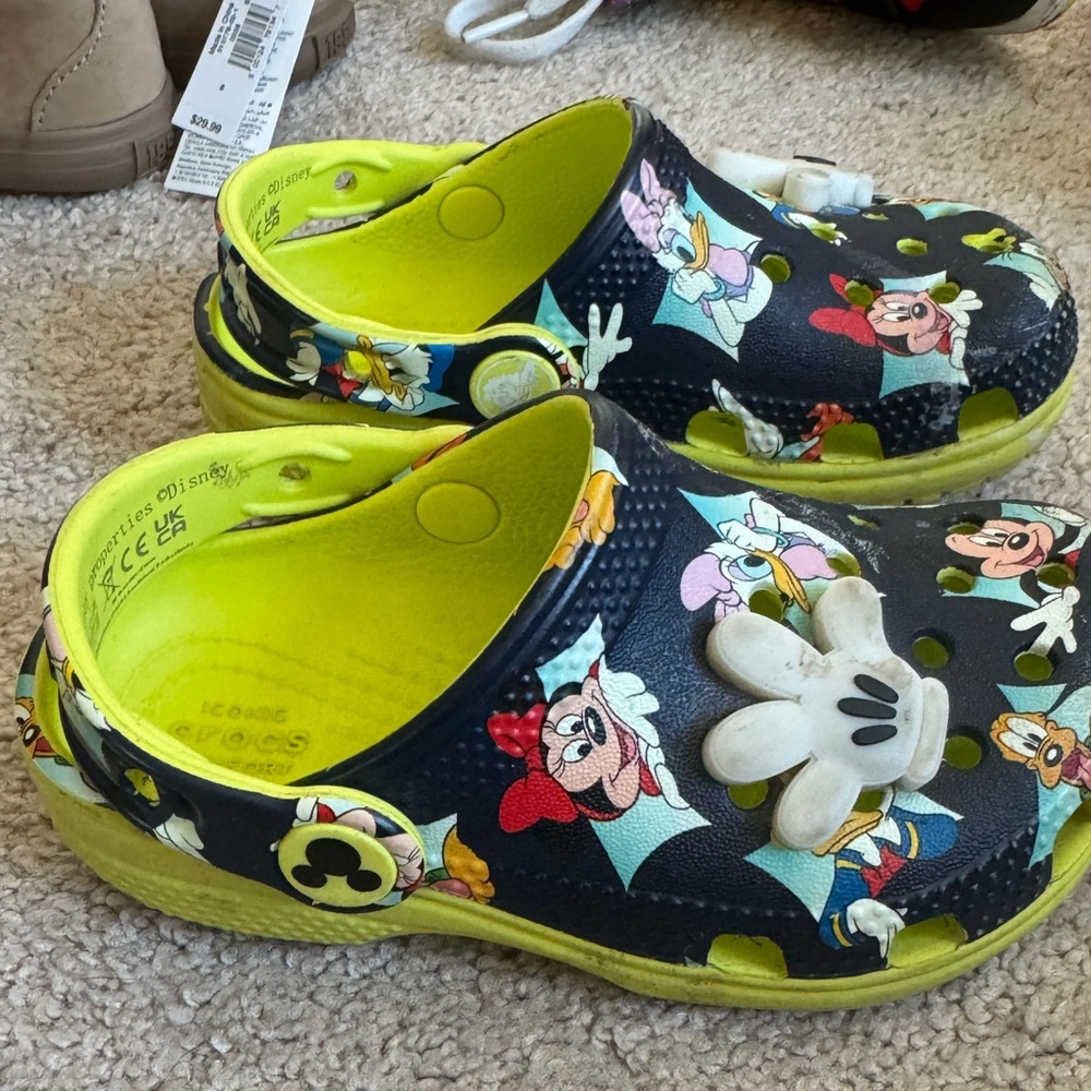 Disney crocs 8c